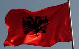 255x160-Albanija zastava