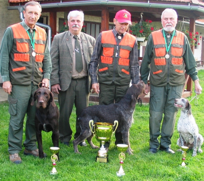 ekipa-smz-sveti-hubert-zelndvor-2011-Foto-Božidar-Antolec-VLM.jpg ekipa-smz-sveti-hubert-zelndvor-2011-Foto-Božidar-Antolec-VLM.jpg
