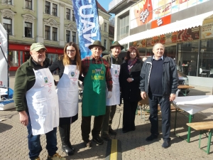 NEOBIČNA LOVAČKA POZIVNICA NA TRGU BANA JELAČIĆA